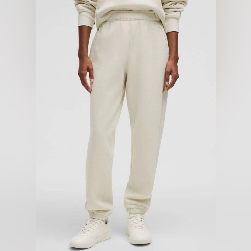 Lululemon Scuba Mid-Rise Oversized Jogger *Regular- Size XS